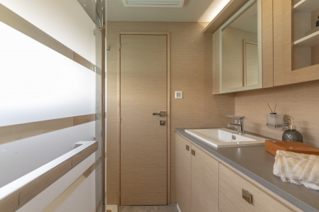 M.i Cats, Fountaine Pajot Motor Yachts, MY5 Interior