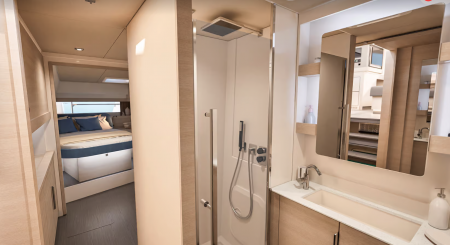 FP 44 Cabin, Fountaine Pajot 44