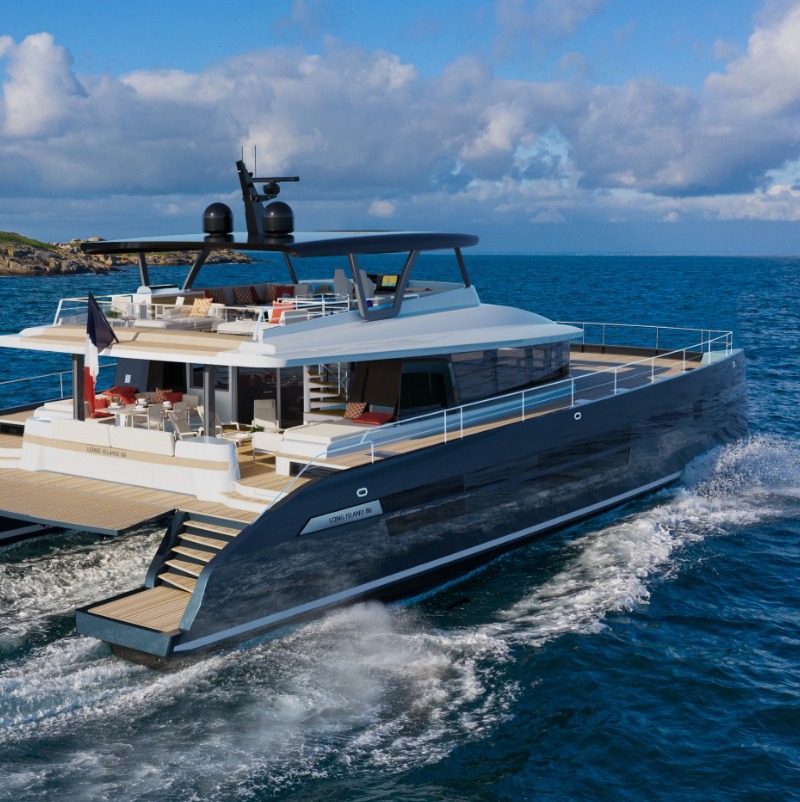 Long Island 86 Power is designed for eight guests